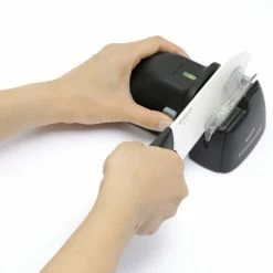 Am billigsten ✔️ KYOCERA | Diamant-Messerschärfer Für Keramik- Und Stahlklingen, Batteriebetrieben 👏 -Günstiges Kyocera Geschäft unnamed file 572